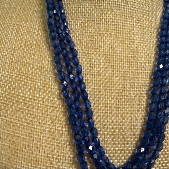 Beautiful necklace with iridescent rainbow heart pendant and sparkly blue beads - Picture 7 of 12